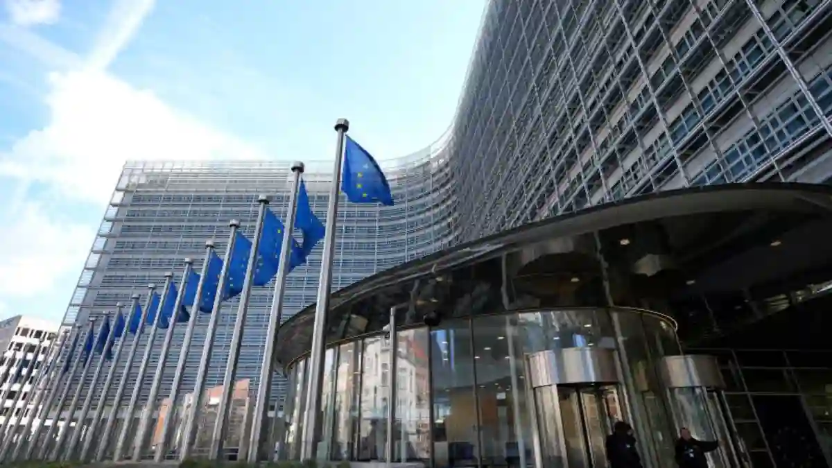 EU Fines Apple and Meta €700M Under Digital Markets Act