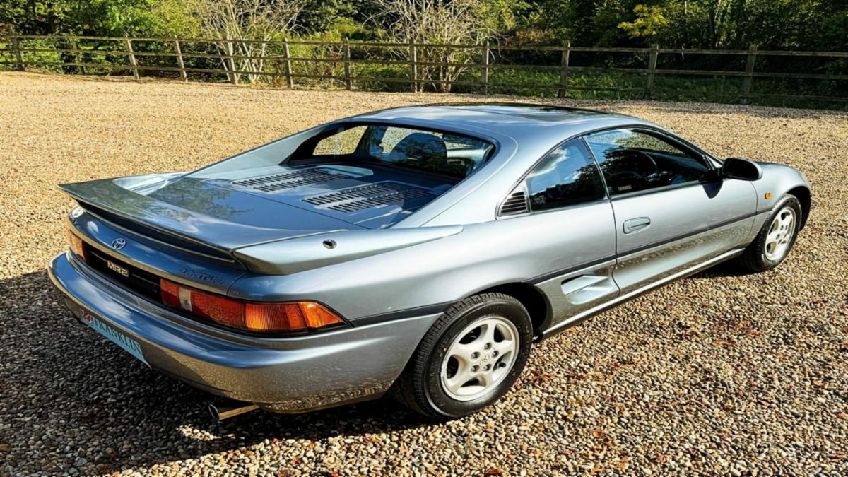 Why Second-Hand Cars Are a Smart Buy in 2025