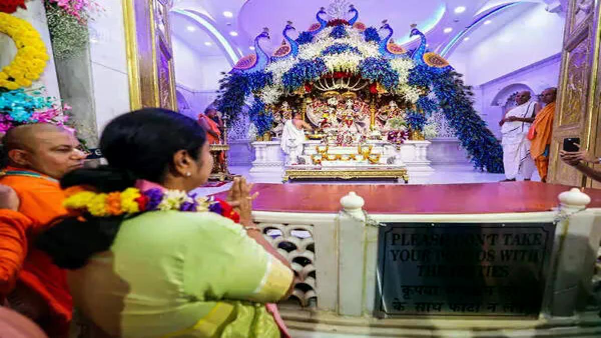 Navratri 2025 Day 1: Honoring Maa Shailputri's Strength