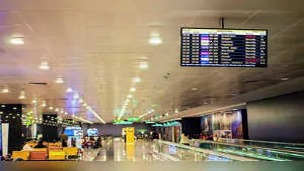 HK Airport Eyes 36-Hour Shutdown as Typhoon Ragasa Nears in 2025