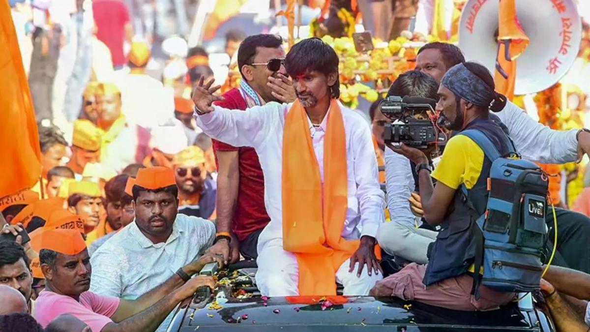 Manoj Jarange Leads Massive Maratha Morcha at Azad Maidan, Mumbai