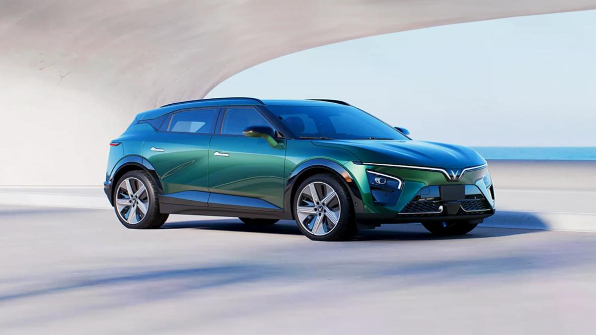 VinFast VF7 Electric SUV Mileage & Efficiency Analysis 2025