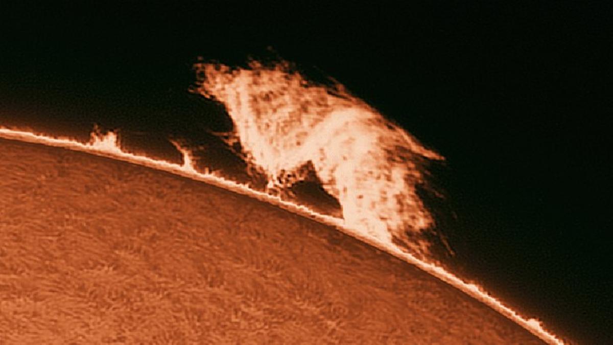 solar-beast-stuns-astronomers-in-rare-july-13-sun-event